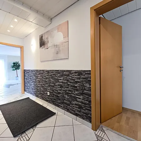 Star-apartment - Calm, Spacious & Garden, 120m2 Apartment Nussloch